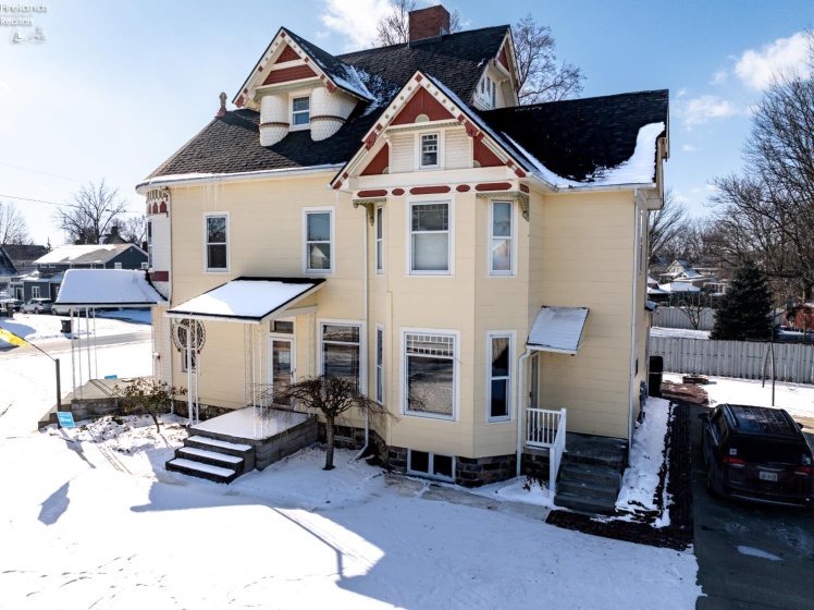 305 Cherry Street, Clyde, 43410, 5 Bedrooms Bedrooms, ,2 BathroomsBathrooms,Residential,For Sale,Cherry,20260224