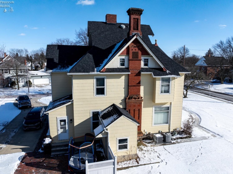 305 Cherry Street, Clyde, 43410, 5 Bedrooms Bedrooms, ,2 BathroomsBathrooms,Residential,For Sale,Cherry,20260224