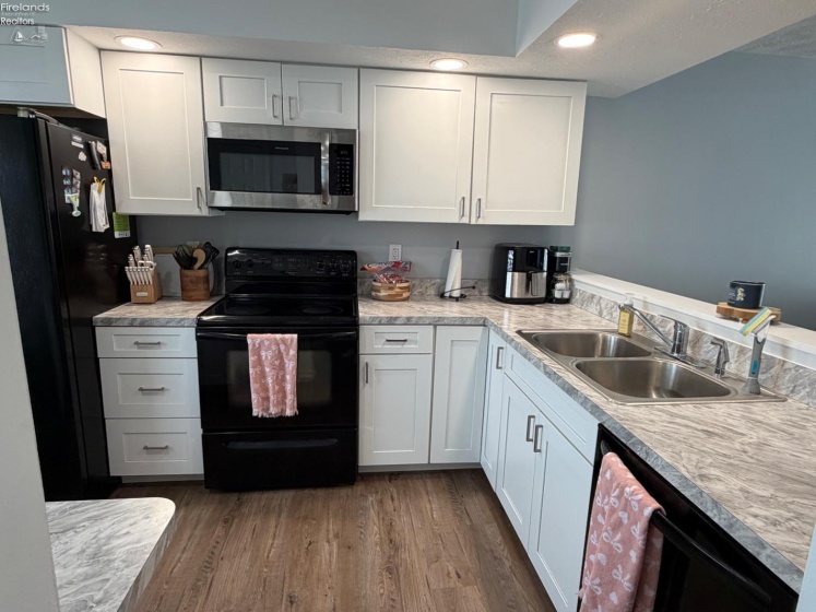 706 Creekside Drive, Huron, 44839, 2 Bedrooms Bedrooms, ,2 BathroomsBathrooms,Residential,For Sale,Creekside,20260220