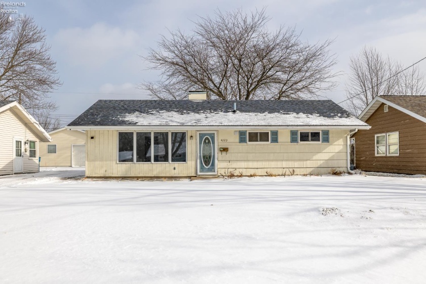 4223 Palm Avenue, Lorain, 44055, 3 Bedrooms Bedrooms, ,1 BathroomBathrooms,Residential,For Sale,Palm,20260213