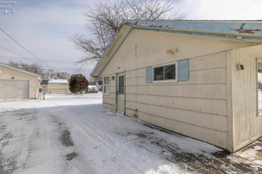 4223 Palm Avenue, Lorain, 44055, 3 Bedrooms Bedrooms, ,1 BathroomBathrooms,Residential,For Sale,Palm,20260213