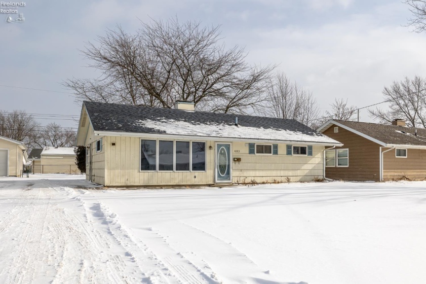 4223 Palm Avenue, Lorain, 44055, 3 Bedrooms Bedrooms, ,1 BathroomBathrooms,Residential,For Sale,Palm,20260213