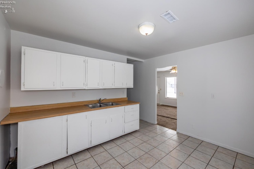 4223 Palm Avenue, Lorain, 44055, 3 Bedrooms Bedrooms, ,1 BathroomBathrooms,Residential,For Sale,Palm,20260213