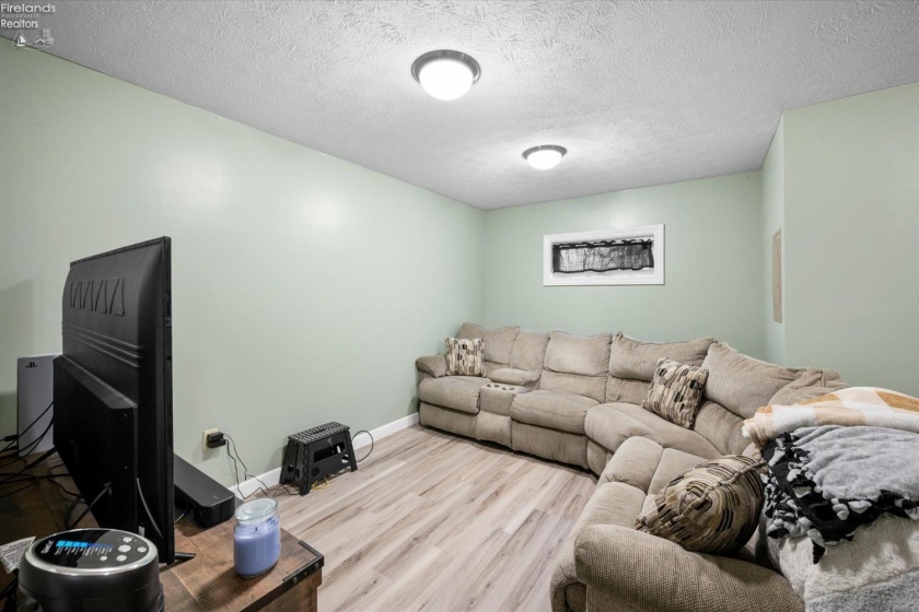 620 Jefferson Street, Port Clinton, 43452, ,Multiple Units,For Sale,Jefferson,20260102