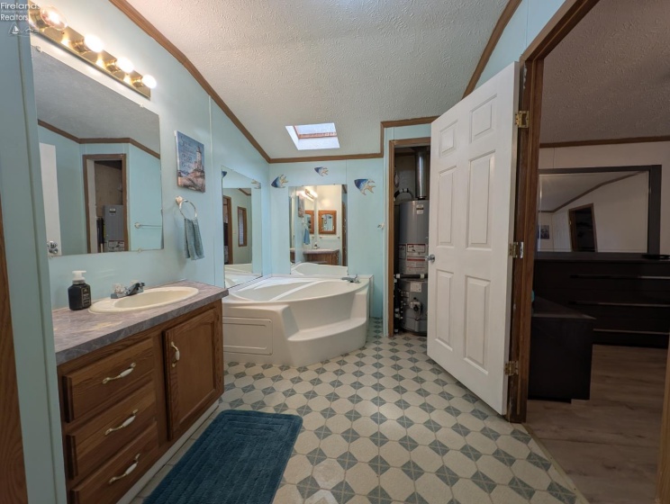 2614 Tiffin Avenue, Sandusky, 44870, 2 Bedrooms Bedrooms, ,2 BathroomsBathrooms,Residential,For Sale,Tiffin,20260172