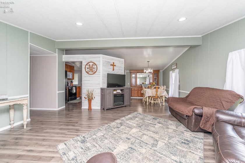 1203 Chateau Court, Findlay, 45840, 3 Bedrooms Bedrooms, ,2 BathroomsBathrooms,Residential,For Sale,Chateau,20251953