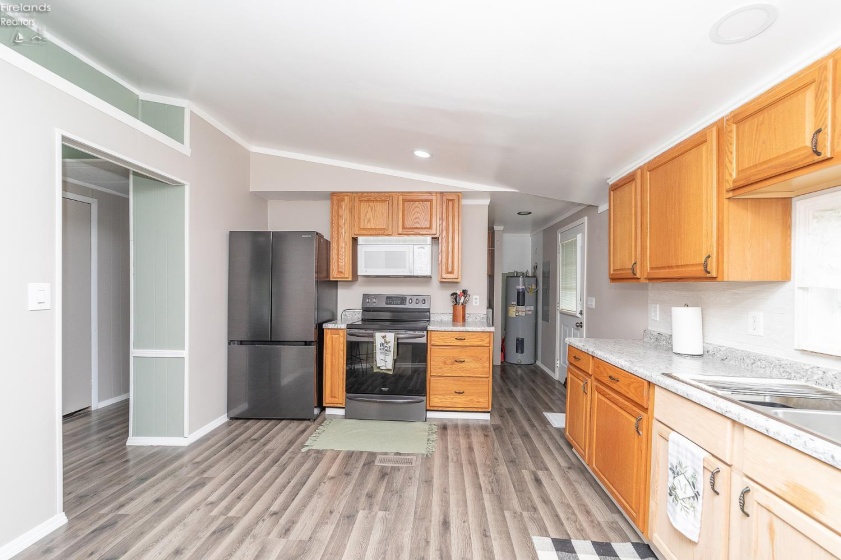 1203 Chateau Court, Findlay, 45840, 3 Bedrooms Bedrooms, ,2 BathroomsBathrooms,Residential,For Sale,Chateau,20251953