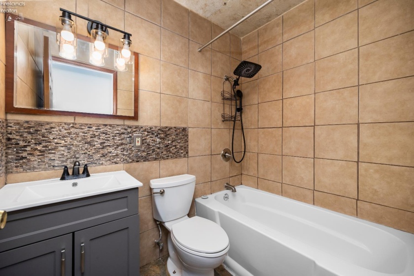 1065 Inland Drive, Vermilion, 44089, 3 Bedrooms Bedrooms, ,1 BathroomBathrooms,Residential,For Sale,Inland,20260178