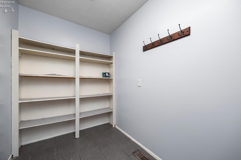 1065 Inland Drive, Vermilion, 44089, 3 Bedrooms Bedrooms, ,1 BathroomBathrooms,Residential,For Sale,Inland,20260178