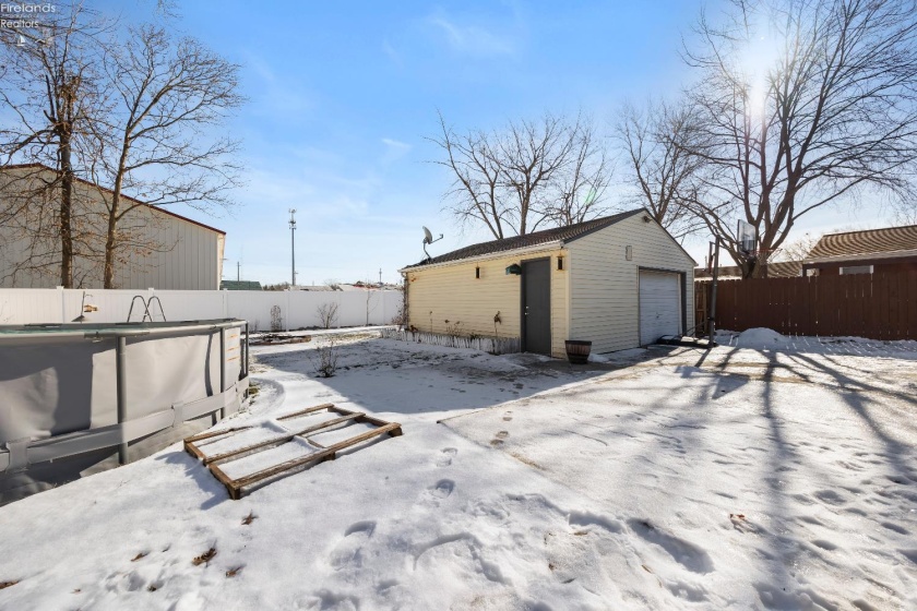 1065 Inland Drive, Vermilion, 44089, 3 Bedrooms Bedrooms, ,1 BathroomBathrooms,Residential,For Sale,Inland,20260178