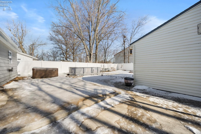 1065 Inland Drive, Vermilion, 44089, 3 Bedrooms Bedrooms, ,1 BathroomBathrooms,Residential,For Sale,Inland,20260178