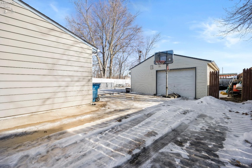 1065 Inland Drive, Vermilion, 44089, 3 Bedrooms Bedrooms, ,1 BathroomBathrooms,Residential,For Sale,Inland,20260178