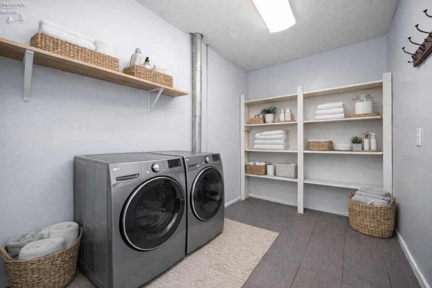 1065 Inland Drive, Vermilion, 44089, 3 Bedrooms Bedrooms, ,1 BathroomBathrooms,Residential,For Sale,Inland,20260178