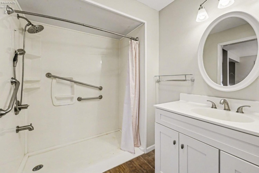 128 East Street, Bellevue, 44811, 3 Bedrooms Bedrooms, ,2 BathroomsBathrooms,Residential,For Sale,East,20260251