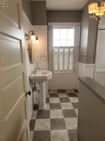 1230 Fifth Street, Sandusky, 44870, 3 Bedrooms Bedrooms, ,2 BathroomsBathrooms,Residential,For Sale,Fifth,20260242