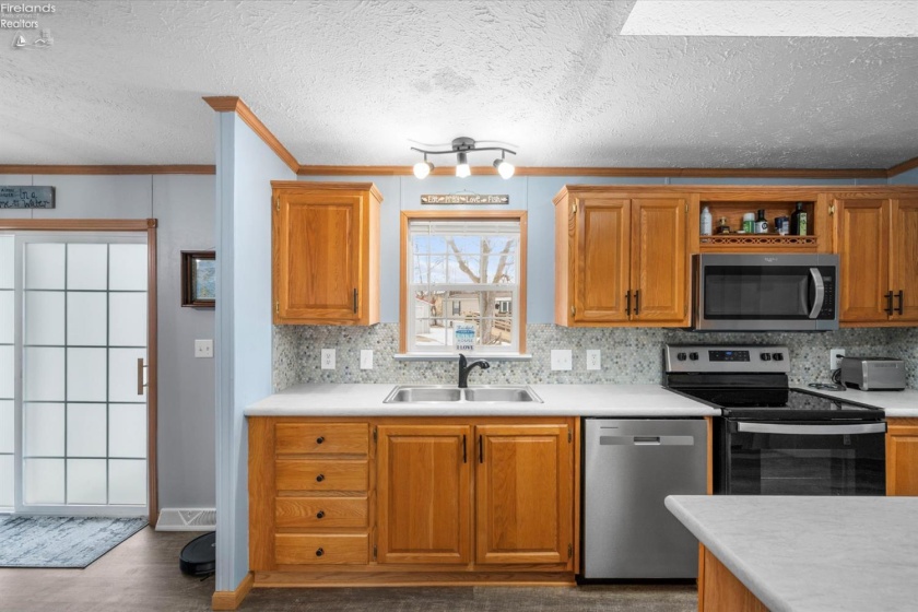 111 Morningside Drive, Port Clinton, 43452, 3 Bedrooms Bedrooms, ,2 BathroomsBathrooms,Residential,For Sale,Morningside,20260260