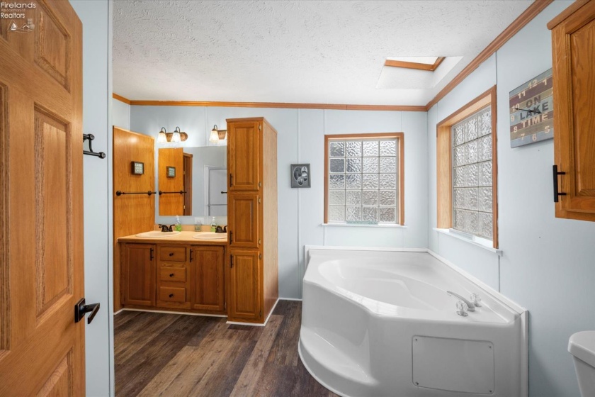 111 Morningside Drive, Port Clinton, 43452, 3 Bedrooms Bedrooms, ,2 BathroomsBathrooms,Residential,For Sale,Morningside,20260260