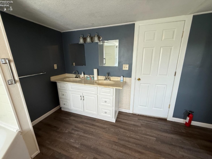 1107 Rainbow Avenue, Vickery, 43464, 5 Bedrooms Bedrooms, ,3 BathroomsBathrooms,Residential,For Sale,Rainbow,20260268