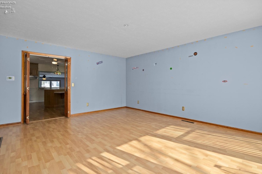 14015 Lake Road, Vermilion, 44089, 3 Bedrooms Bedrooms, ,2 BathroomsBathrooms,Residential,For Sale,Lake,20260270