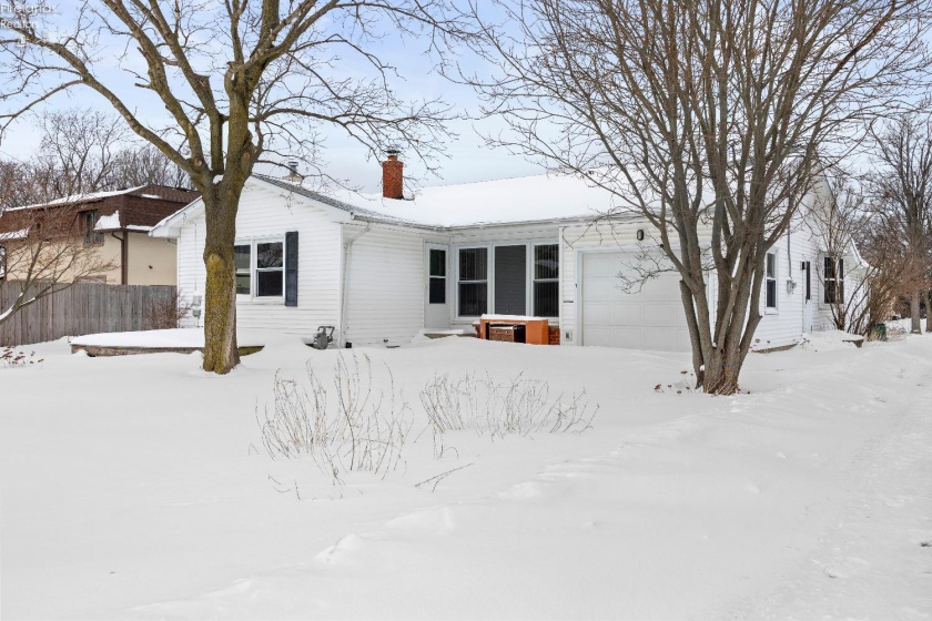 14015 Lake Road, Vermilion, 44089, 3 Bedrooms Bedrooms, ,2 BathroomsBathrooms,Residential,For Sale,Lake,20260270