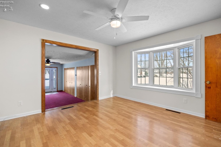 14015 Lake Road, Vermilion, 44089, 3 Bedrooms Bedrooms, ,2 BathroomsBathrooms,Residential,For Sale,Lake,20260270