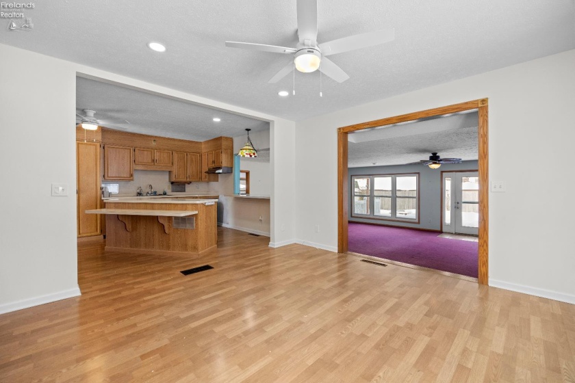 14015 Lake Road, Vermilion, 44089, 3 Bedrooms Bedrooms, ,2 BathroomsBathrooms,Residential,For Sale,Lake,20260270