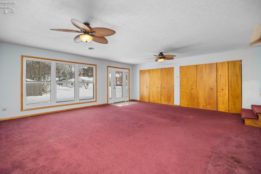 14015 Lake Road, Vermilion, 44089, 3 Bedrooms Bedrooms, ,2 BathroomsBathrooms,Residential,For Sale,Lake,20260270