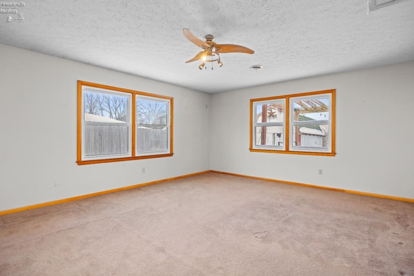 14015 Lake Road, Vermilion, 44089, 3 Bedrooms Bedrooms, ,2 BathroomsBathrooms,Residential,For Sale,Lake,20260270