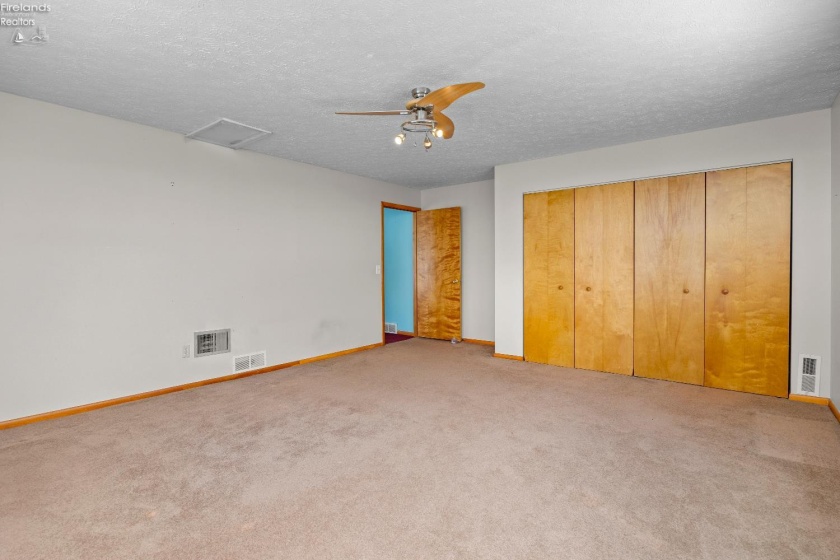 14015 Lake Road, Vermilion, 44089, 3 Bedrooms Bedrooms, ,2 BathroomsBathrooms,Residential,For Sale,Lake,20260270