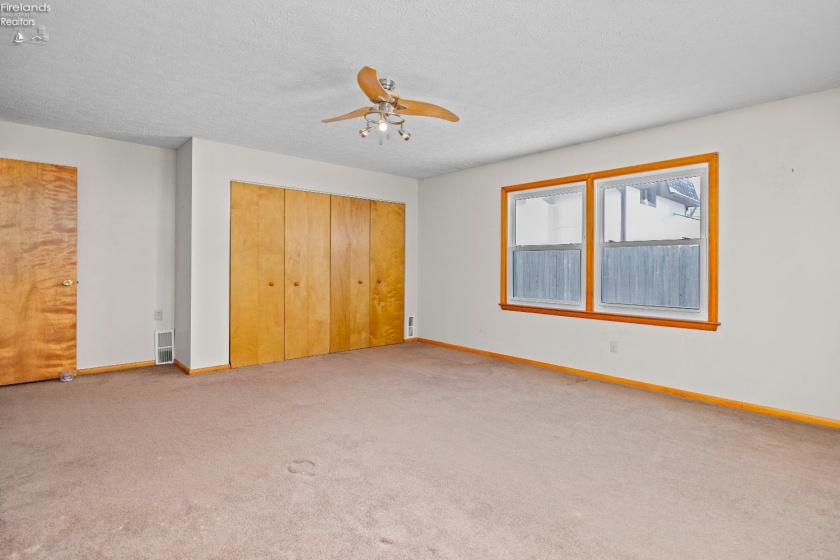 14015 Lake Road, Vermilion, 44089, 3 Bedrooms Bedrooms, ,2 BathroomsBathrooms,Residential,For Sale,Lake,20260270