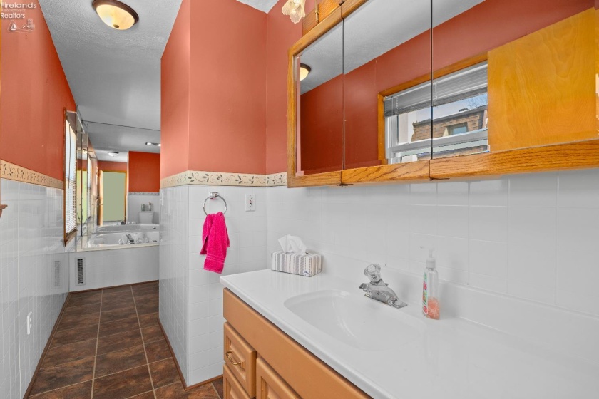 14015 Lake Road, Vermilion, 44089, 3 Bedrooms Bedrooms, ,2 BathroomsBathrooms,Residential,For Sale,Lake,20260270