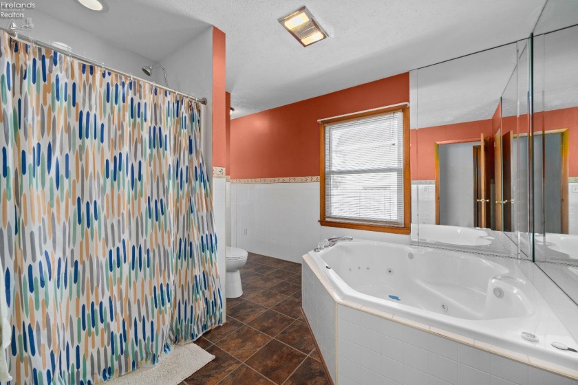 14015 Lake Road, Vermilion, 44089, 3 Bedrooms Bedrooms, ,2 BathroomsBathrooms,Residential,For Sale,Lake,20260270