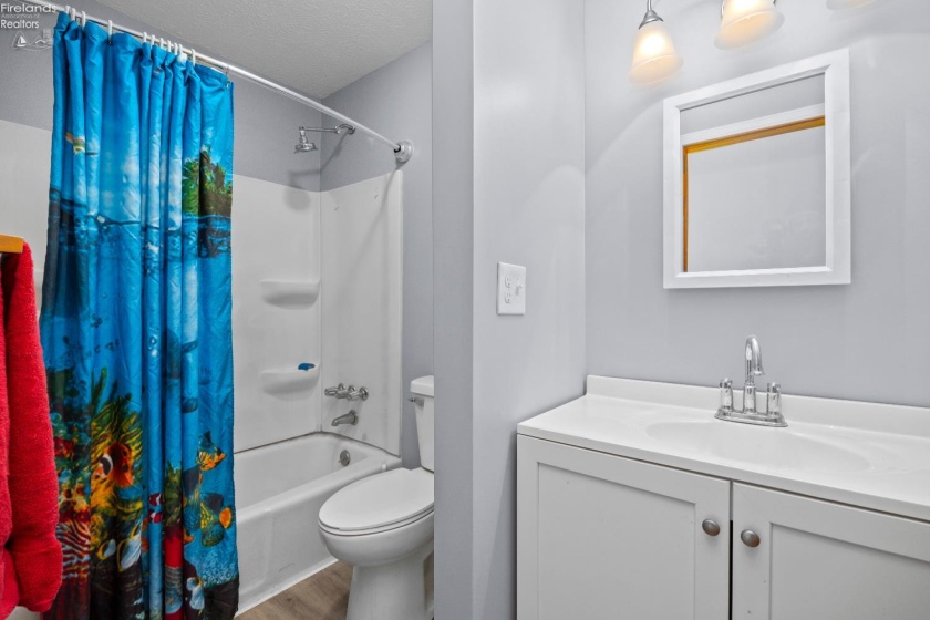 14015 Lake Road, Vermilion, 44089, 3 Bedrooms Bedrooms, ,2 BathroomsBathrooms,Residential,For Sale,Lake,20260270