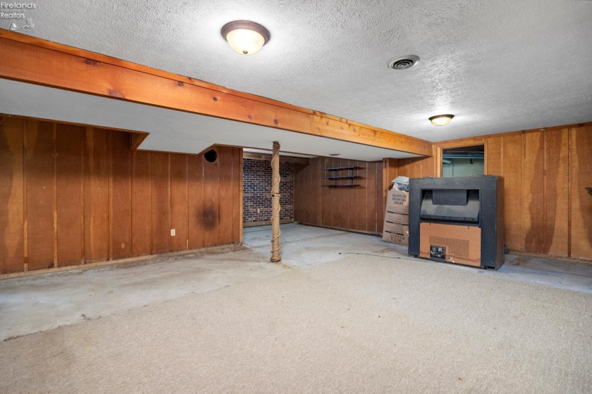 14015 Lake Road, Vermilion, 44089, 3 Bedrooms Bedrooms, ,2 BathroomsBathrooms,Residential,For Sale,Lake,20260270