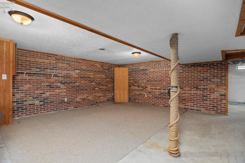 14015 Lake Road, Vermilion, 44089, 3 Bedrooms Bedrooms, ,2 BathroomsBathrooms,Residential,For Sale,Lake,20260270