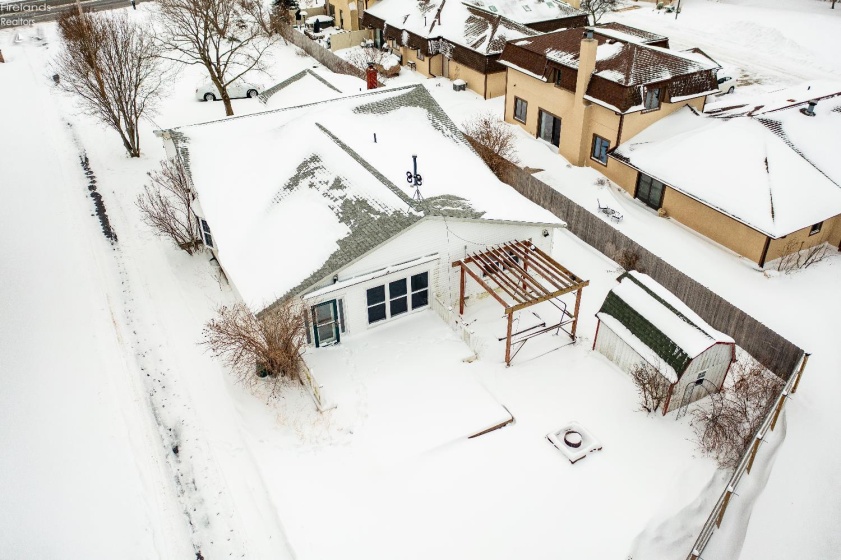 14015 Lake Road, Vermilion, 44089, 3 Bedrooms Bedrooms, ,2 BathroomsBathrooms,Residential,For Sale,Lake,20260270