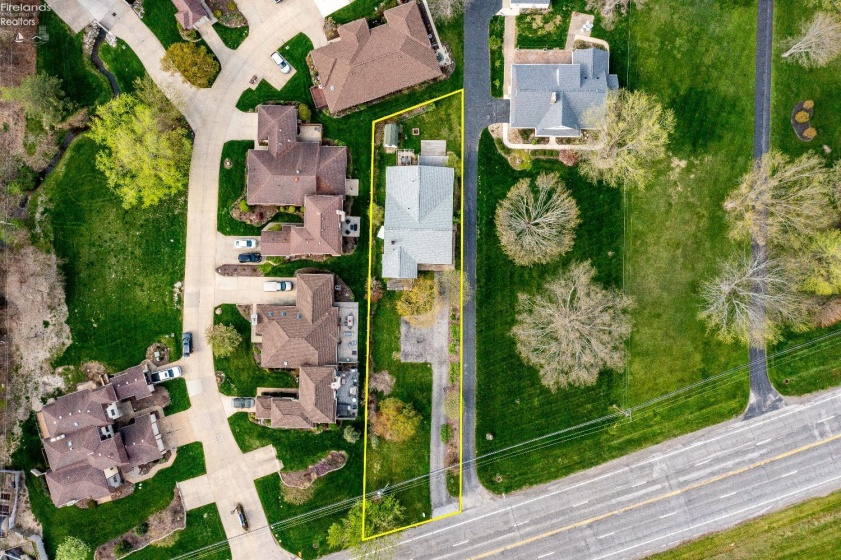 14015 Lake Road, Vermilion, 44089, 3 Bedrooms Bedrooms, ,2 BathroomsBathrooms,Residential,For Sale,Lake,20260270