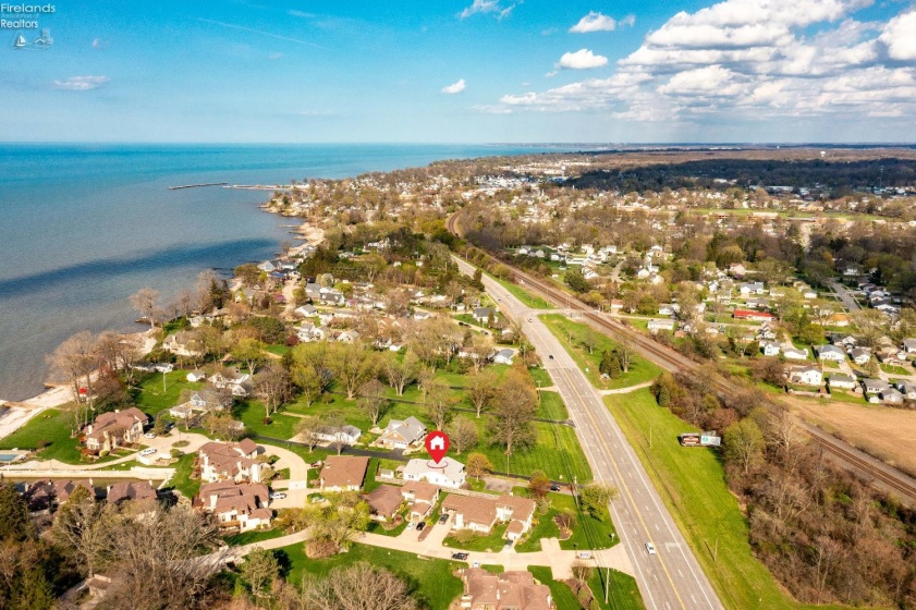 14015 Lake Road, Vermilion, 44089, 3 Bedrooms Bedrooms, ,2 BathroomsBathrooms,Residential,For Sale,Lake,20260270