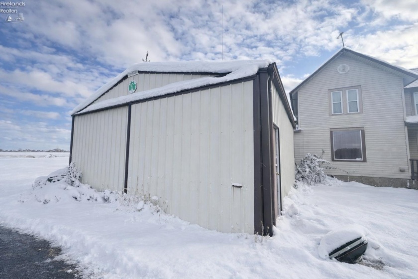 6991 Lakeshore Drive, Port Clinton, 43452, 3 Bedrooms Bedrooms, ,1 BathroomBathrooms,Residential,For Sale,Lakeshore,20260281