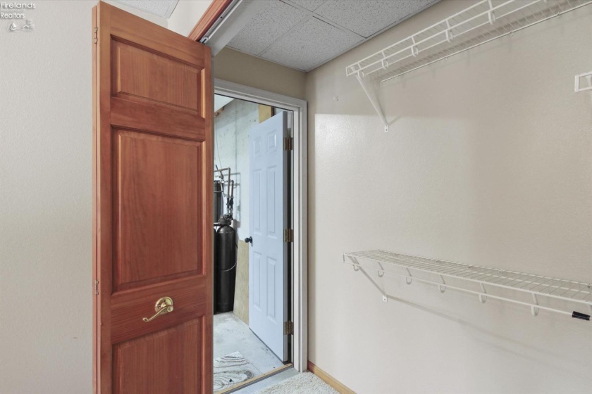 2869 Walnut Hill Drive, Elmore, 43416, 3 Bedrooms Bedrooms, ,3 BathroomsBathrooms,Residential,For Sale,Walnut Hill,20260202