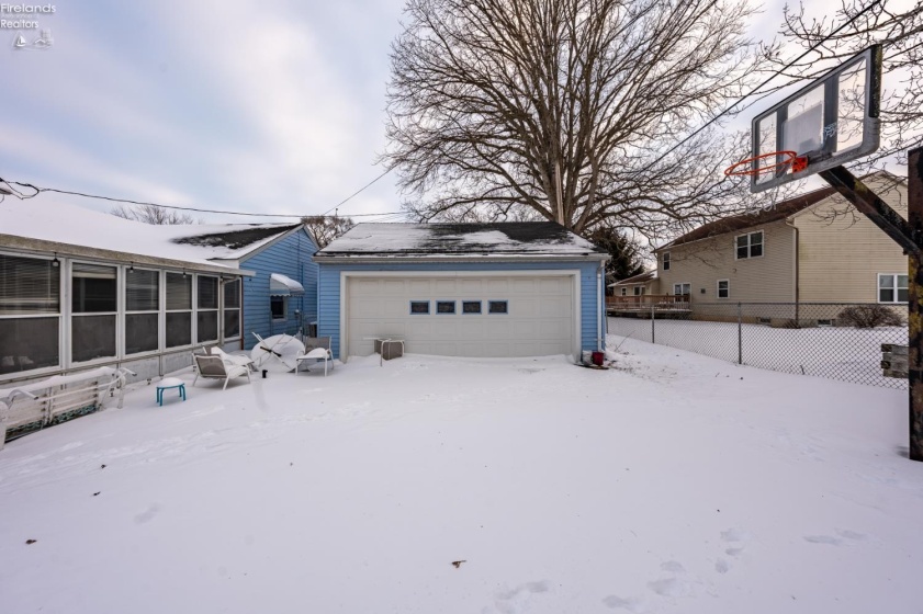 706 Taft Street, Port Clinton, 43452, 4 Bedrooms Bedrooms, ,2 BathroomsBathrooms,Residential,For Sale,Taft,20260306