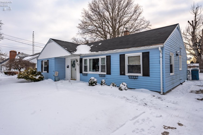 706 Taft Street, Port Clinton, 43452, 4 Bedrooms Bedrooms, ,2 BathroomsBathrooms,Residential,For Sale,Taft,20260306