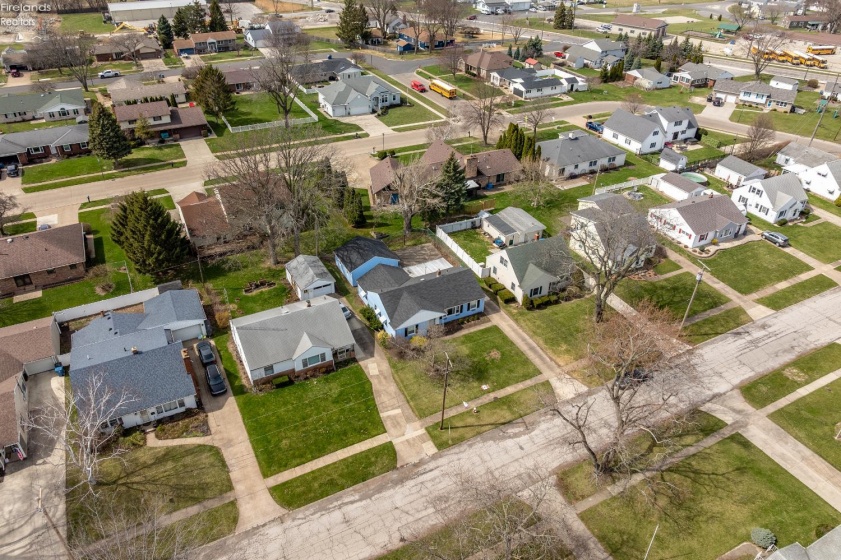 706 Taft Street, Port Clinton, 43452, 4 Bedrooms Bedrooms, ,2 BathroomsBathrooms,Residential,For Sale,Taft,20260306