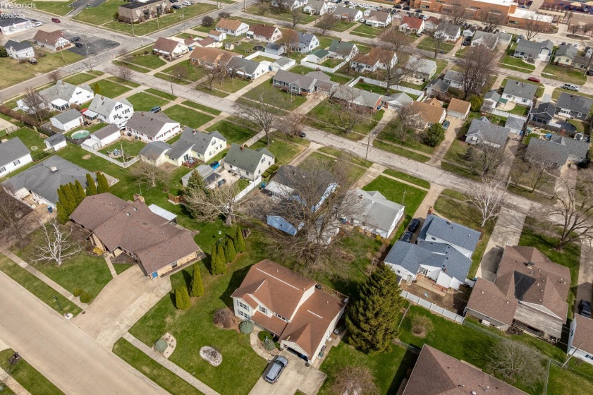 706 Taft Street, Port Clinton, 43452, 4 Bedrooms Bedrooms, ,2 BathroomsBathrooms,Residential,For Sale,Taft,20260306