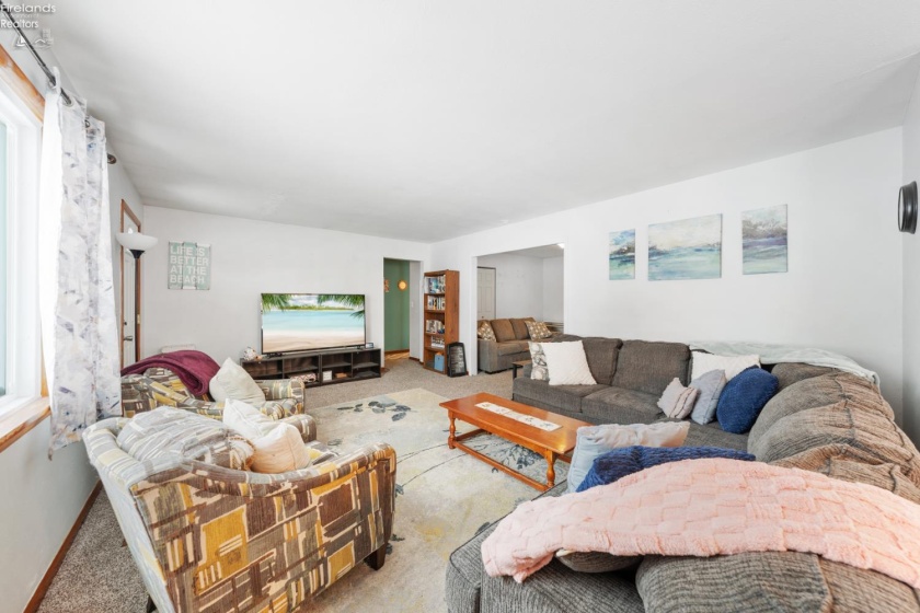 706 Taft Street, Port Clinton, 43452, 4 Bedrooms Bedrooms, ,2 BathroomsBathrooms,Residential,For Sale,Taft,20260306