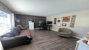 4 Oakfield Avenue, Norwalk, 44857, 5 Bedrooms Bedrooms, ,3 BathroomsBathrooms,Residential,For Sale,Oakfield,20260309 4 Oakfield Avenue, Norwalk, 44857, 5 Bedrooms Bedrooms, ,3 BathroomsBathrooms,Residential,For Sale,Oakfield,20260309