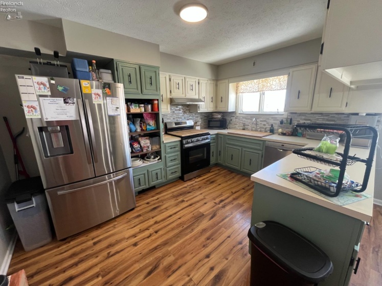 4 Oakfield Avenue, Norwalk, 44857, 5 Bedrooms Bedrooms, ,3 BathroomsBathrooms,Residential,For Sale,Oakfield,20260309