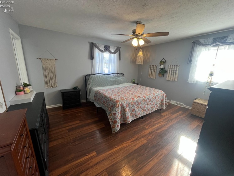 4 Oakfield Avenue, Norwalk, 44857, 5 Bedrooms Bedrooms, ,3 BathroomsBathrooms,Residential,For Sale,Oakfield,20260309