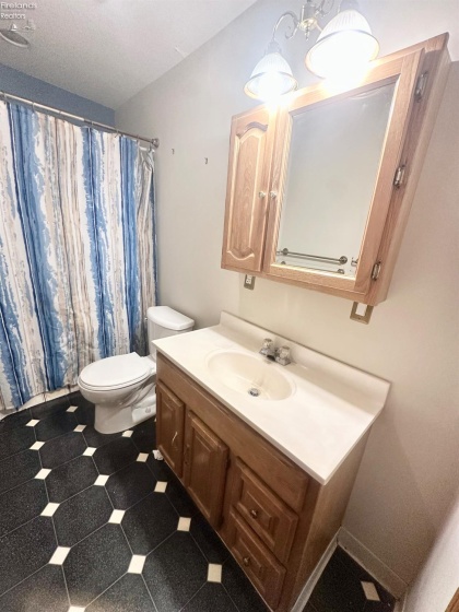 329 Oakland Avenue, Sandusky, 44870, ,Multiple Units,For Sale,Oakland,20260215