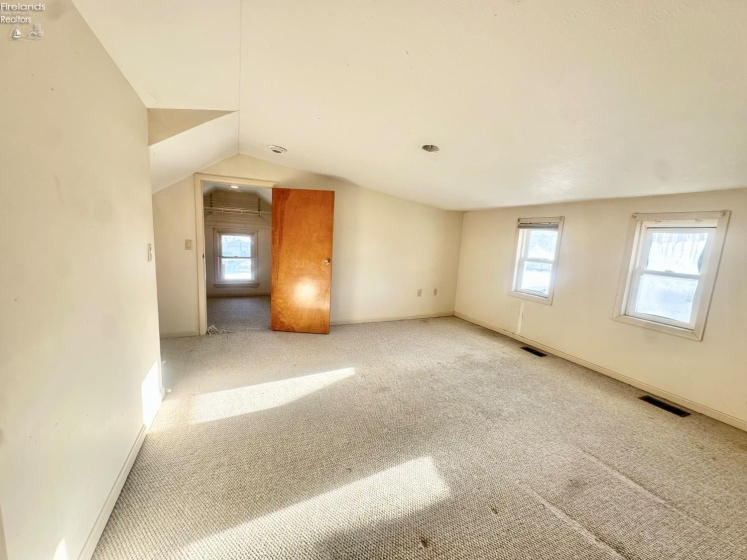 329 Oakland Avenue, Sandusky, 44870, ,Multiple Units,For Sale,Oakland,20260215